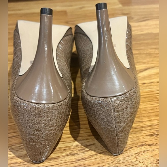 Anne Klein Taupe Faux Alligator Stiletto Heels Size 8M - Picture 9 of 13
